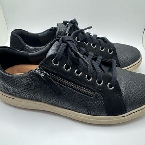 Clarks Women's Nalle Lace Sneaker  - Size 8 EU 39